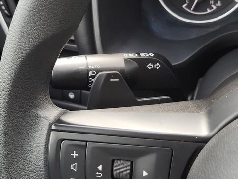Used 2024 Nissan Rogue SV AWD/4WD image 31