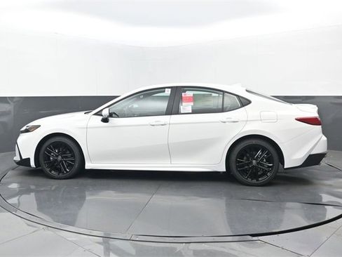 New 2026 Toyota Camry SE image 21