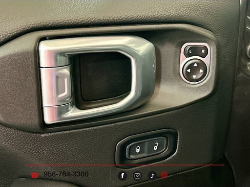 Used 2023 Jeep Gladiator Mojave w/ LED Lighting Group AWD/4WD image 17