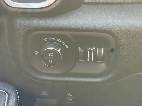 Used 2023 RAM 1500 Laramie AWD/4WD image 22