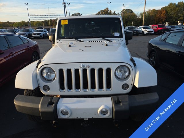 Used 2016 Jeep Wrangler Unlimited Sahara w/ Connectivity Group AWD/4WD image 2