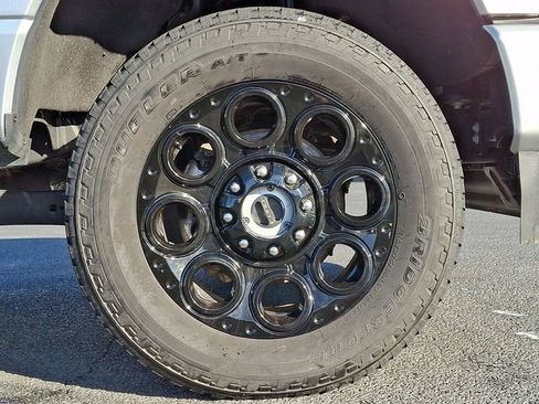 Used 2024 Ford F250 XLT w/ Black Appearance Package image 11