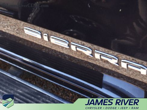 Used 2023 GMC Sierra 1500 SLT AWD/4WD image 12