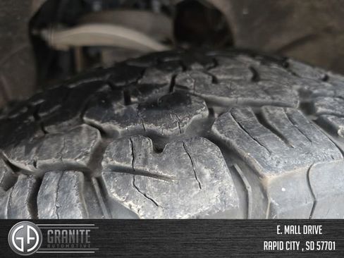 Used 2022 Chevrolet Silverado 1500 LT w/ Z71 Off-Road Package image 27