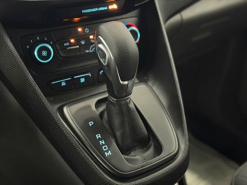 Used 2019 Ford Transit Connect XL FWD image 28