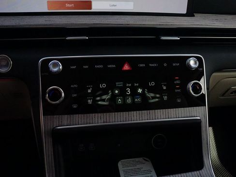 New 2026 Genesis GV80 2.5T Prestige image 9