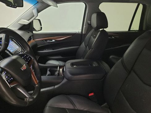 Used 2016 Cadillac Escalade Luxury AWD/4WD image 17