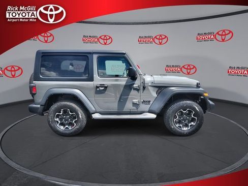 Used 2021 Jeep Wrangler Sport AWD/4WD image 9