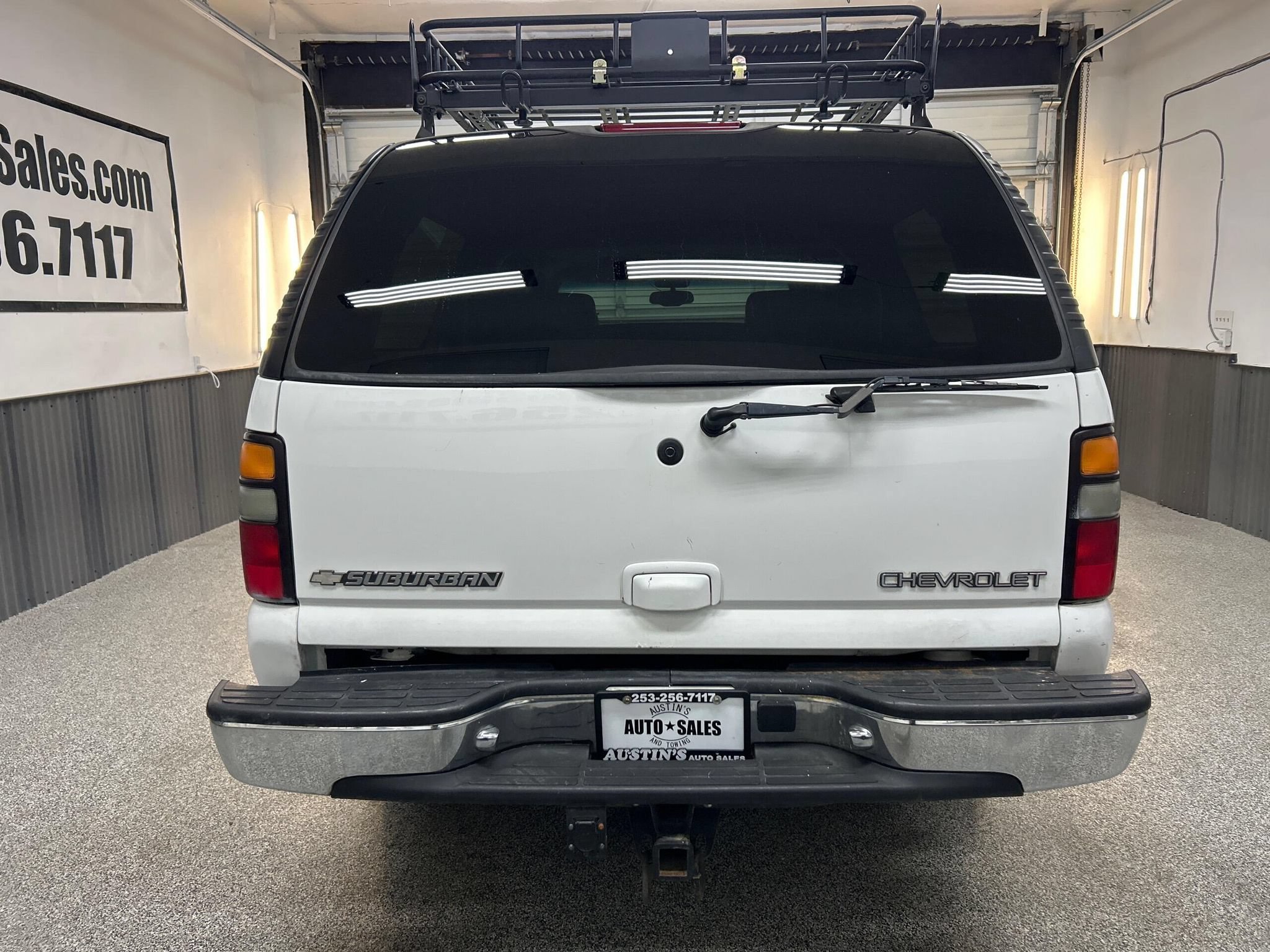 Used 2003 Chevrolet Suburban 2500 LT w/ LT Preferred Equipment Group AWD/4WD image 5