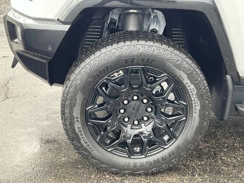 New 2026 GMC Hummer EV 2X image 10