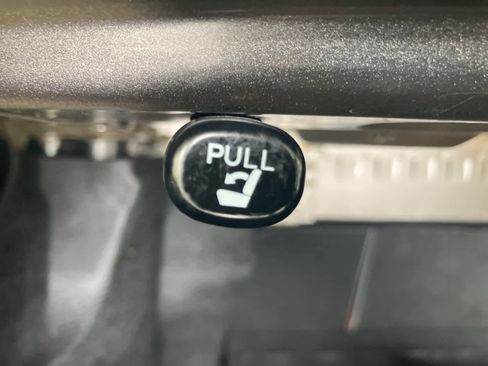 Used 2019 Toyota Camry XSE image 29