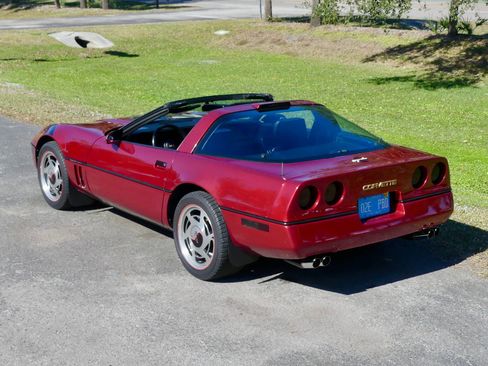 Used 1989 Chevrolet Corvette Coupe image 18