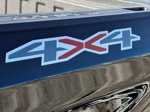 Used 2024 Chevrolet Silverado 1500 LT image 34