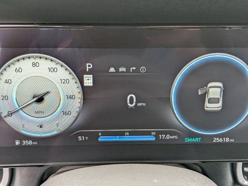 Used 2025 Hyundai Elantra SEL image 13