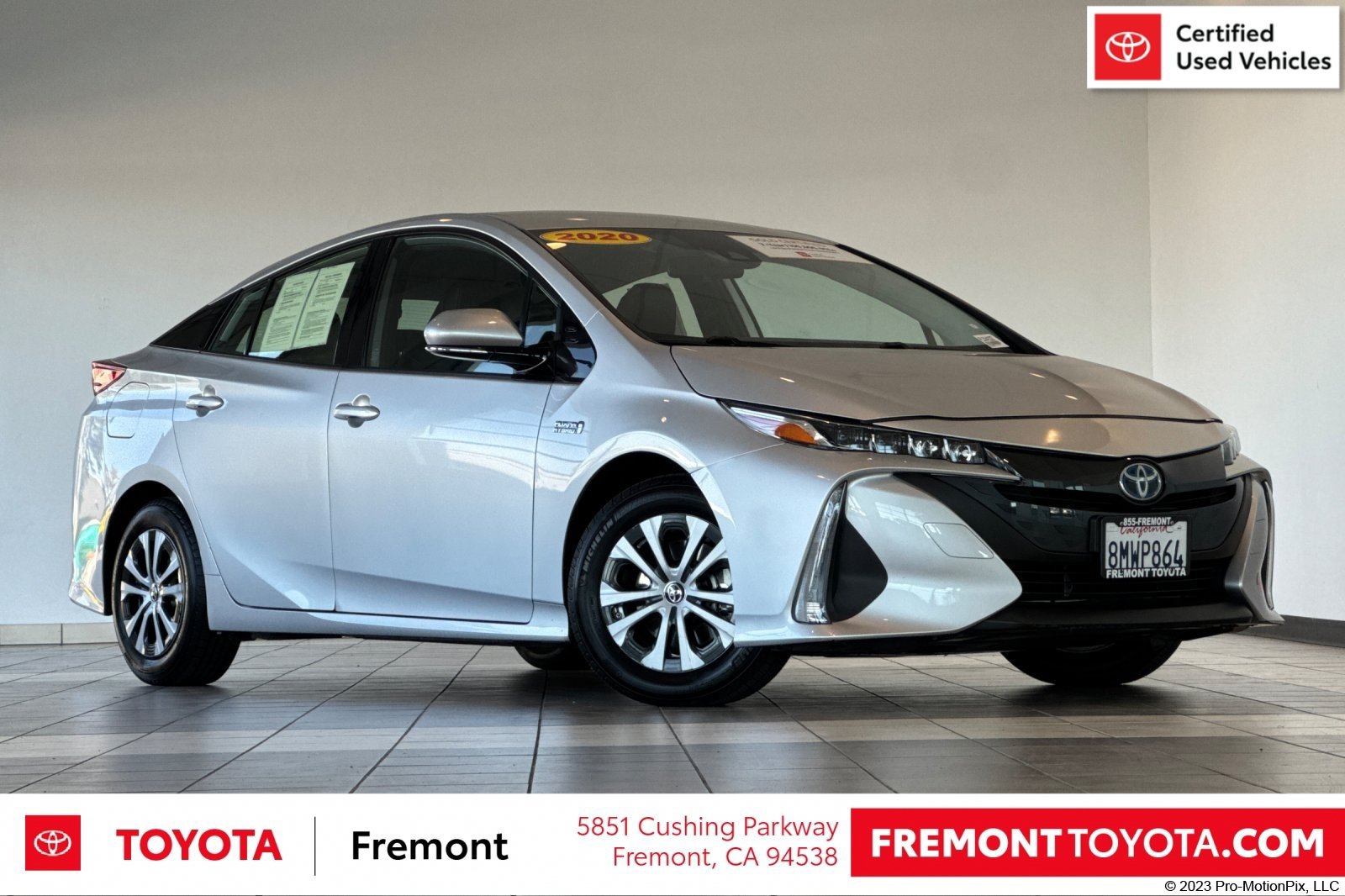 Certified 2020 Toyota Prius Prime XLE FWD image 1