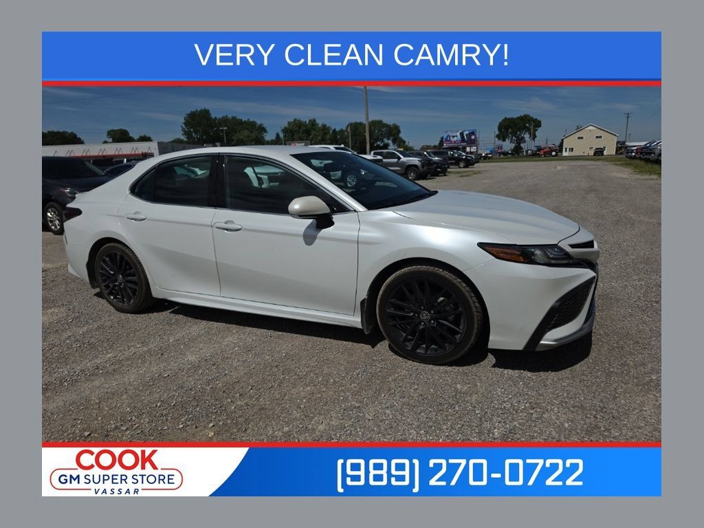Used 2022 Toyota Camry XSE FWD image 1