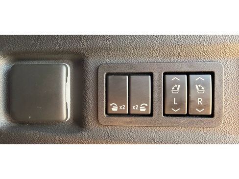 Used 2022 Chevrolet Tahoe High Country AWD/4WD image 21