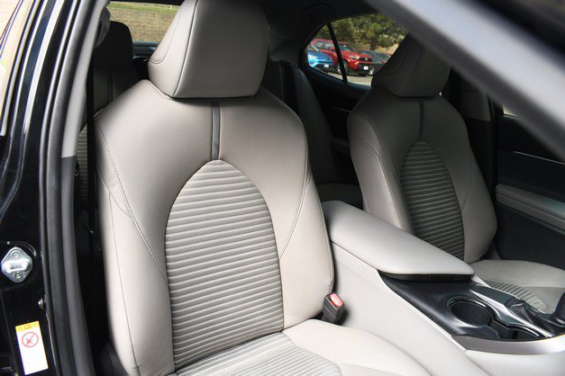 Certified 2018 Toyota Camry SE FWD image 26