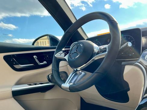 Certified 2026 Mercedes-Benz GLC 300 4MATIC image 8