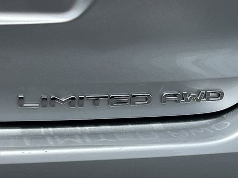Used 2023 Toyota Highlander Limited AWD/4WD image 28