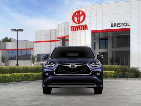 New 2026 Toyota Highlander Platinum image 22