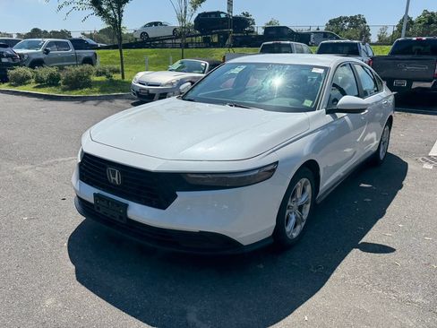 Used 2023 Honda Accord LX image 7