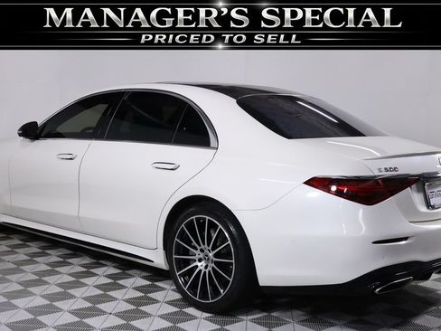 Used 2022 Mercedes-Benz S 500 4MATIC w/ AMG Line Package image 4