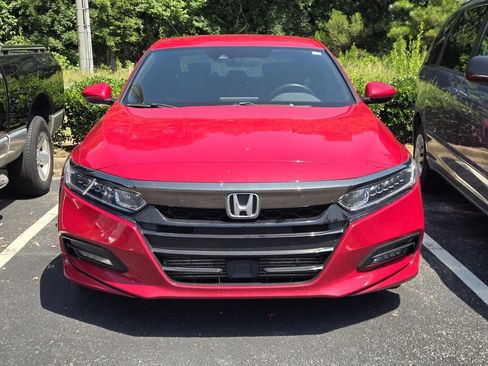 Used 2018 Honda Accord Sport image 2