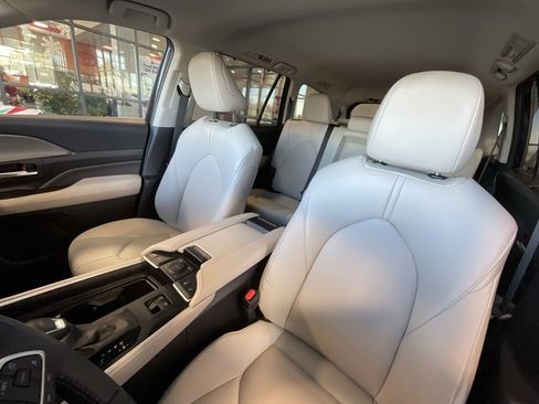 Certified 2024 Toyota Grand Highlander XLE image 10
