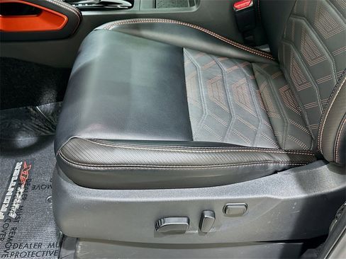 Used 2025 Nissan Frontier PRO-4X w/ Pro Premium Package image 19