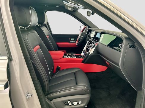 New 2026 Rolls-Royce Cullinan AWD/4WD image 19