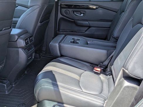 Used 2023 Honda Pilot Touring image 18