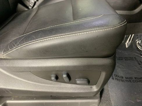 Used 2019 Chevrolet Suburban LT image 25