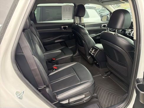 Certified 2023 Kia Sorento EX AWD/4WD image 31
