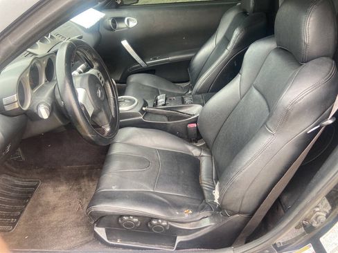 Used 2005 Nissan 350Z Touring RWD image 11