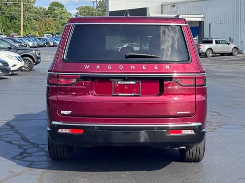 Used 2024 Jeep Wagoneer L Series II w/ Flexible Seating Group AWD/4WD image 16