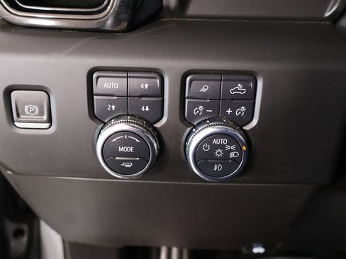 Used 2023 GMC Sierra 1500 AT4 AWD/4WD image 10