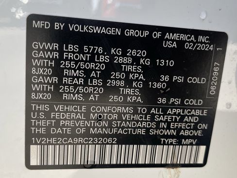 Used 2024 Volkswagen Atlas Cross Sport SE image 30