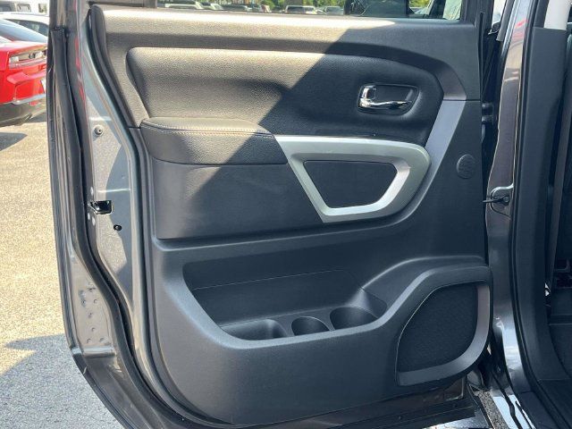 Used 2019 Nissan Titan SL RWD image 16