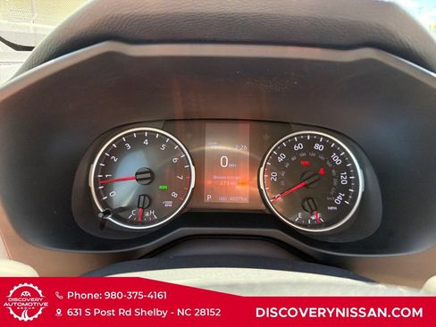 Used 2020 Toyota RAV4 XLE w/ Convenience Package FWD image 28