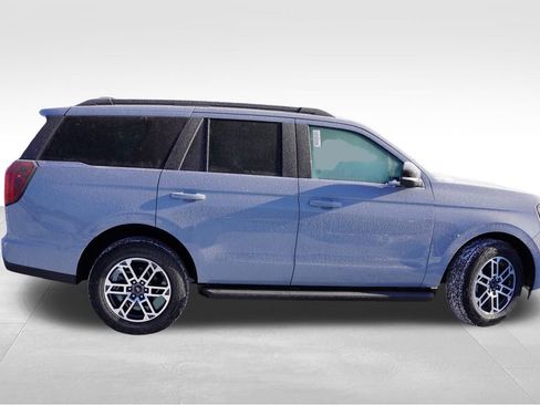 New 2025 Ford Expedition Active image 2