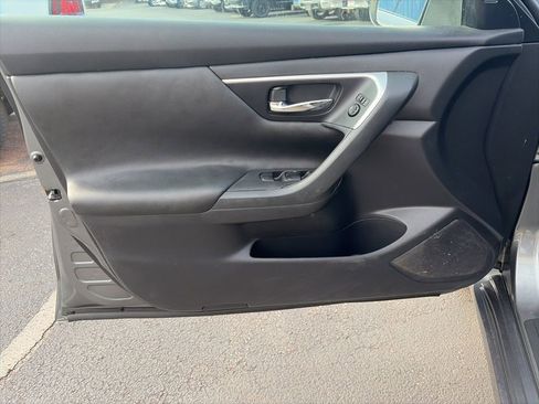 Used 2017 Nissan Altima 2.5 SV image 13
