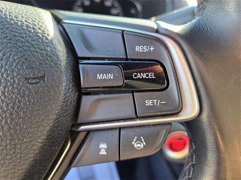 Used 2018 Honda Accord Sport image 17