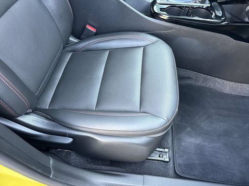 Used 2024 Chevrolet Trax RS w/ Sunroof Package FWD image 27