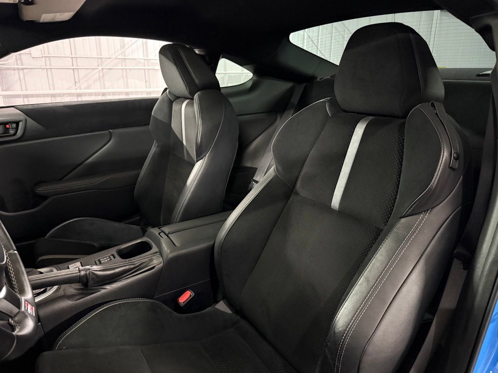 Used 2024 Toyota GR86 Premium RWD image 19