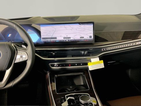New 2026 BMW X5 xDrive50e image 9