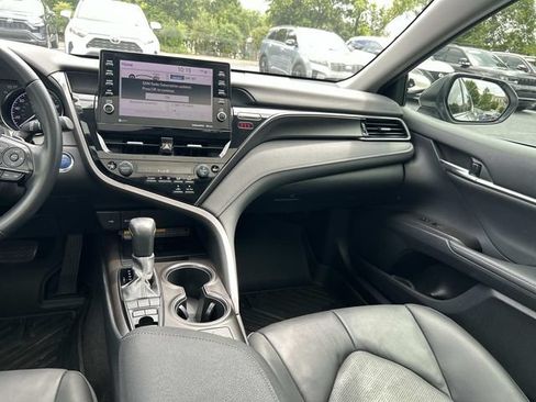 Used 2021 Toyota Camry XSE FWD image 16