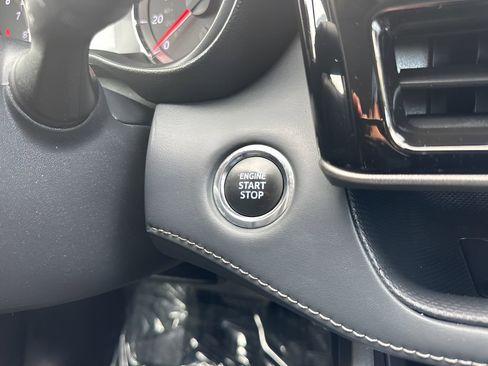 Used 2022 Toyota Highlander LE image 22