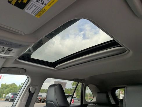Used 2022 Toyota RAV4 XLE Premium FWD image 29