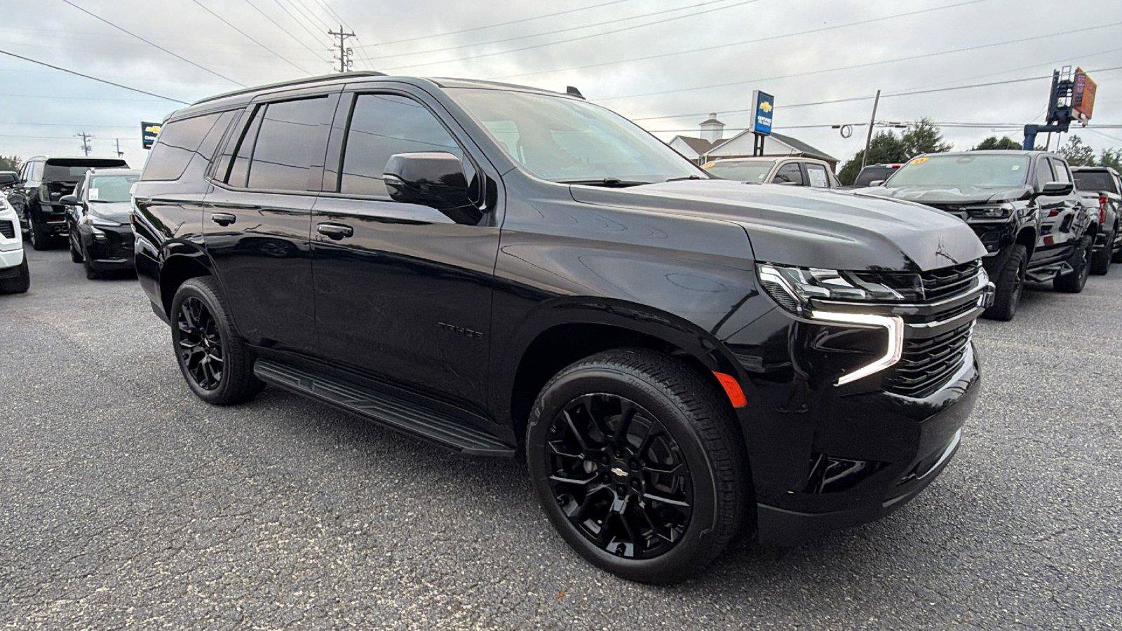 Used 2022 Chevrolet Tahoe RST w/ Luxury Package AWD/4WD image 7